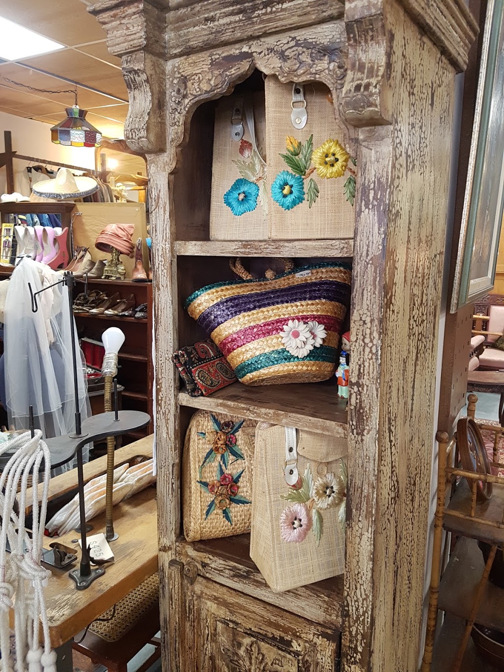 Mrs. Huizenga | 28 Roncesvalles Ave, Toronto, ON M6R 2K3, Canada | Phone: (416) 533-2112