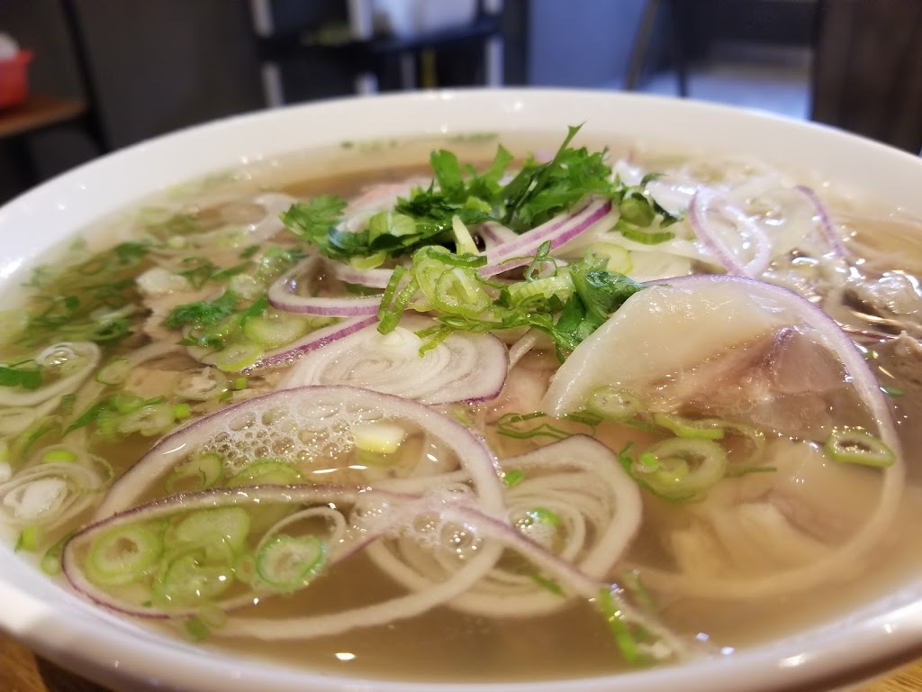 Pho Xin Chao | 7057 Yonge St, Thornhill, ON L3T 2A6, Canada | Phone: (905) 881-8826