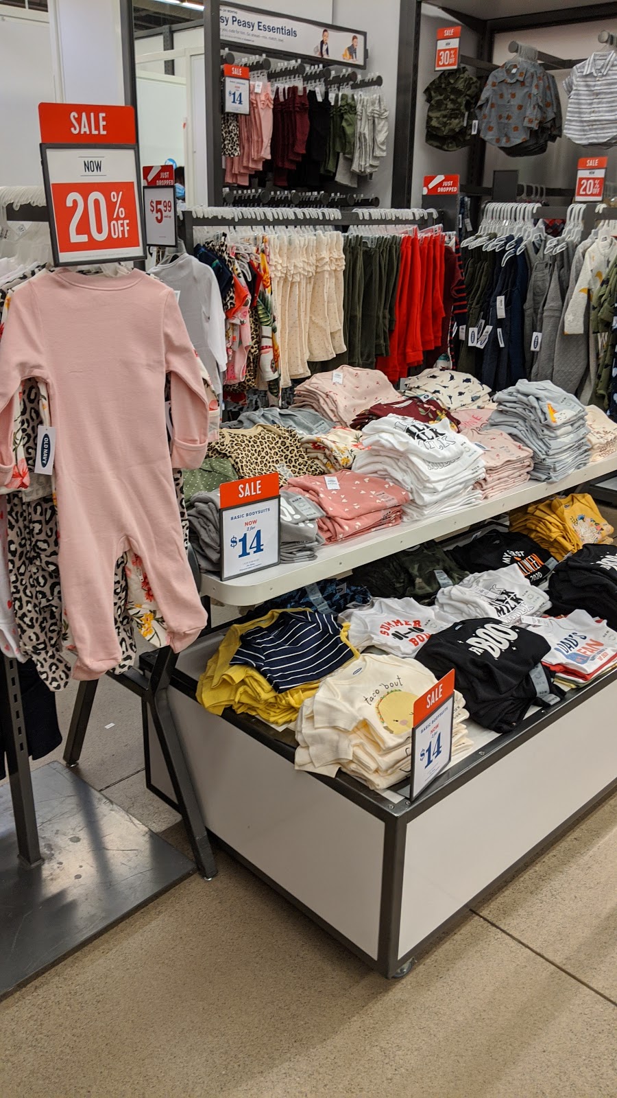 Dollarama | 2561 St Clair Ave W, Toronto, ON M6N 4Z5, Canada | Phone: (416) 645-0336