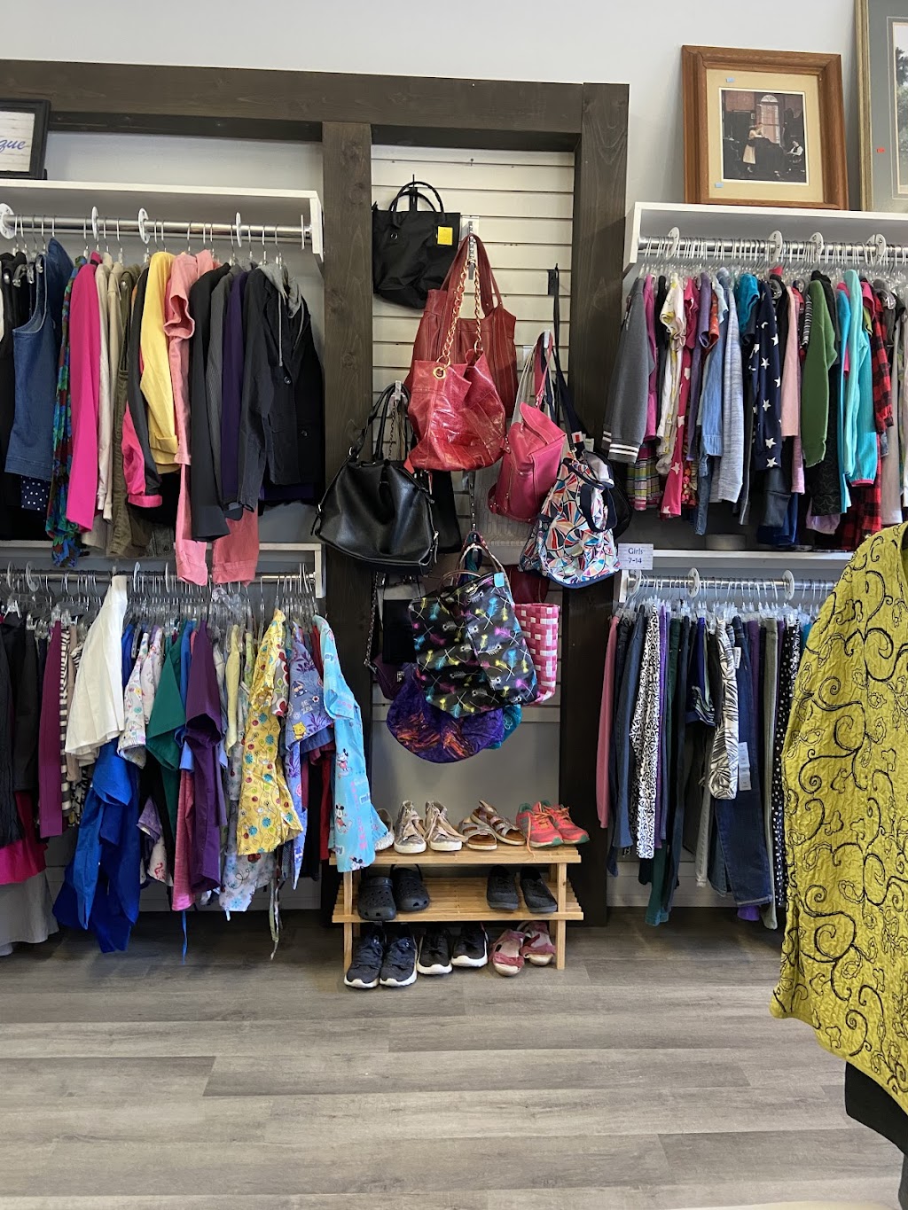 Muskoka Thrift Store | #1, 15 S Mary Lake Rd Unit #1, Port Sydney, ON P0B 1L0, Canada | Phone: (705) 885-1559