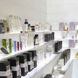 Art. 27 | 899 Queen St W, Toronto, ON M6J 1G5, Canada | Phone: (416) 504-3636