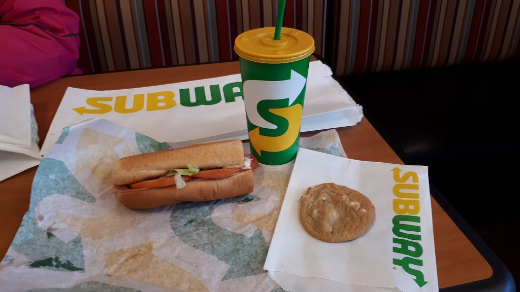 Subway | 986 Kenmount Rd, Paradise, NL A1L 1N3, Canada | Phone: (709) 368-8401