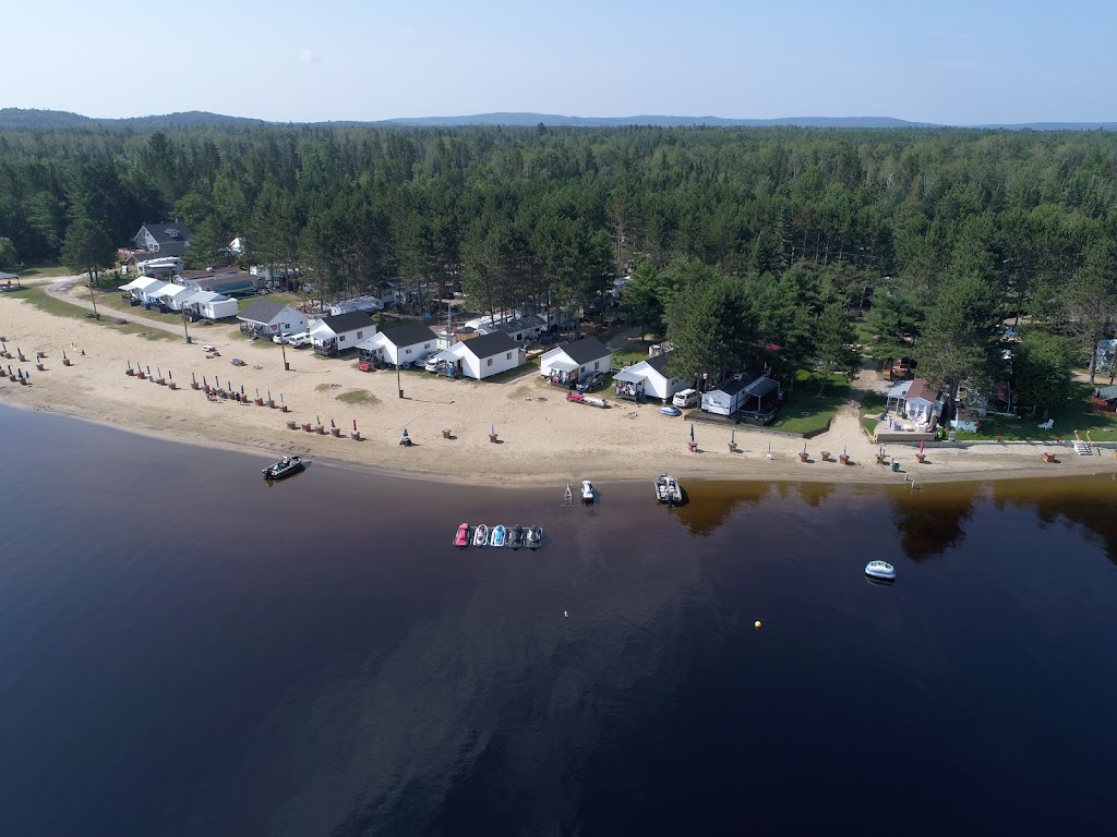 Pourvoirie Villa Basque | 12 Chem. de la Vla Basque, La Vallée-de-la-Gatineau, QC J0W 1N0, Canada | Phone: (819) 438-5445