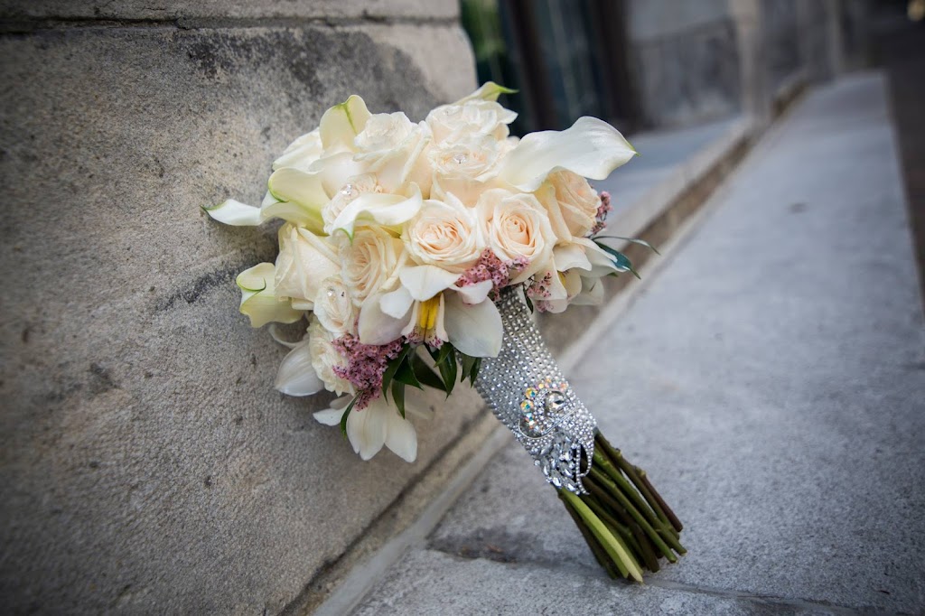 Lynda Fleuriste | 5586 R. Jean-Talon, Saint-Léonard, QC H1S 1L9, Canada | Phone: (514) 256-4777