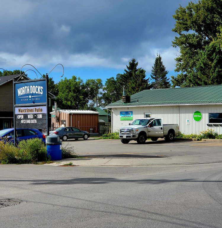 The Village Laundromat | 153 Main St, Wellington, ON K0K 3L0, Canada | Phone: (613) 827-7988