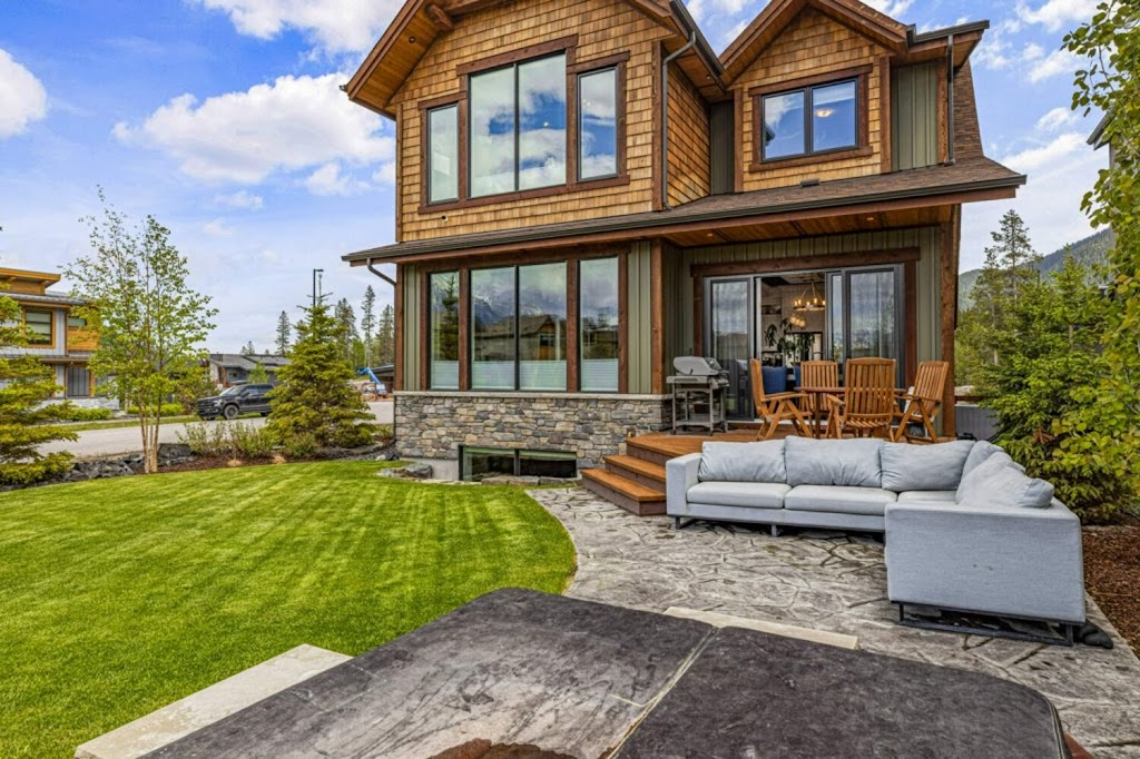 Canmore Real Estate Company - MaxWell Capital Realty | 306 Bow Valley Trail #201A, Canmore, AB T1W 0L1, Canada | Phone: (403) 688-7769