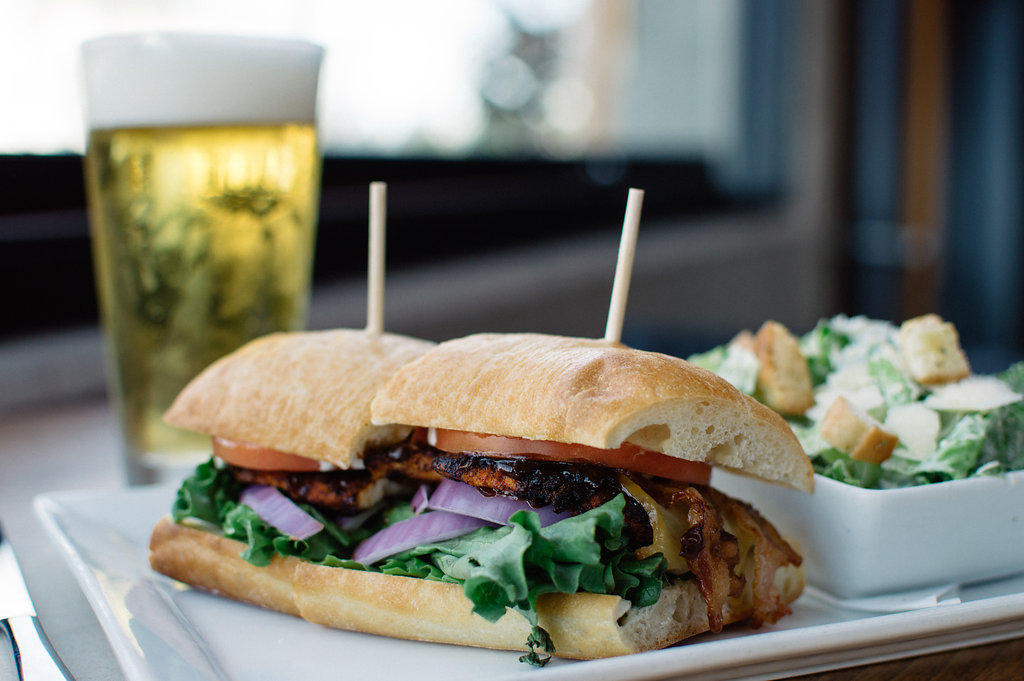 Sammy Js Grill & Bar Langley | 19925, 101 Willowbrook Dr #101, Langley City, BC V2Y 1A7, Canada | Phone: (604) 514-0224