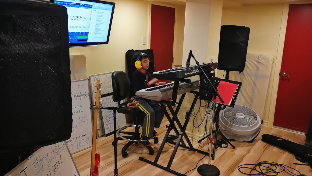 Music Man Dan - Music Instructor | 1501 Blackheath St, Orléans, ON K1E 1K6, Canada | Phone: (613) 864-8507