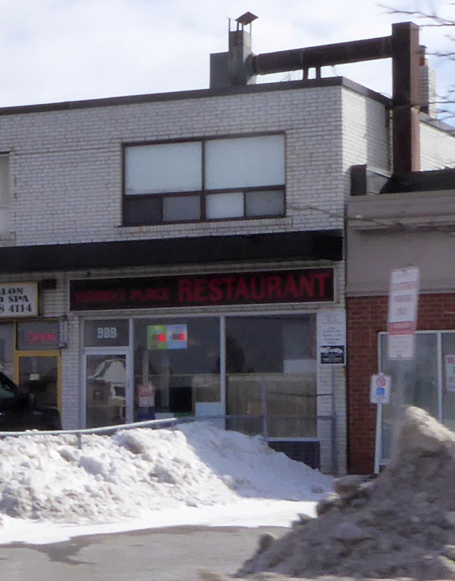 Harrys Place Restaurant | 988 Burnhamthorpe Rd E, Mississauga, ON L4Y 2X4, Canada | Phone: (905) 848-1175
