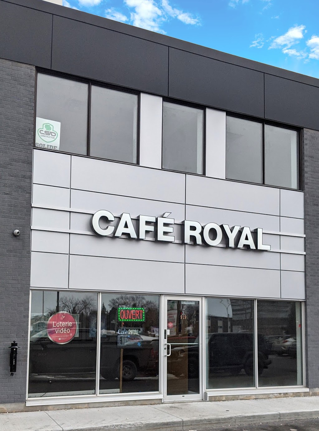 Café Royal | 919 Bd du Séminaire N, Saint-Jean-sur-Richelieu, QC J3A 1B6, Canada | Phone: (450) 741-3008
