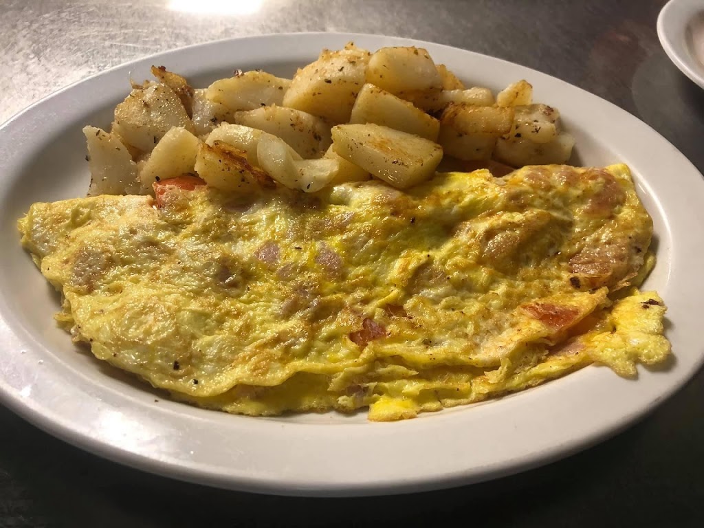 Little Ds Family Restaurant | 165 Wellington St W, Barrie, ON L4N 1L7, Canada | Phone: (705) 812-2215