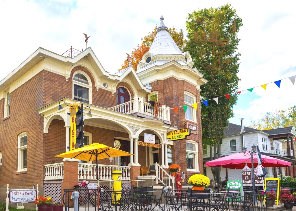 Gîte et Café-Bistro de la Tour | 300 Rue Sainte-Anne, Sainte-Anne-de-la-Pérade, QC G0X 2J0, Canada | Phone: (418) 325-1746
