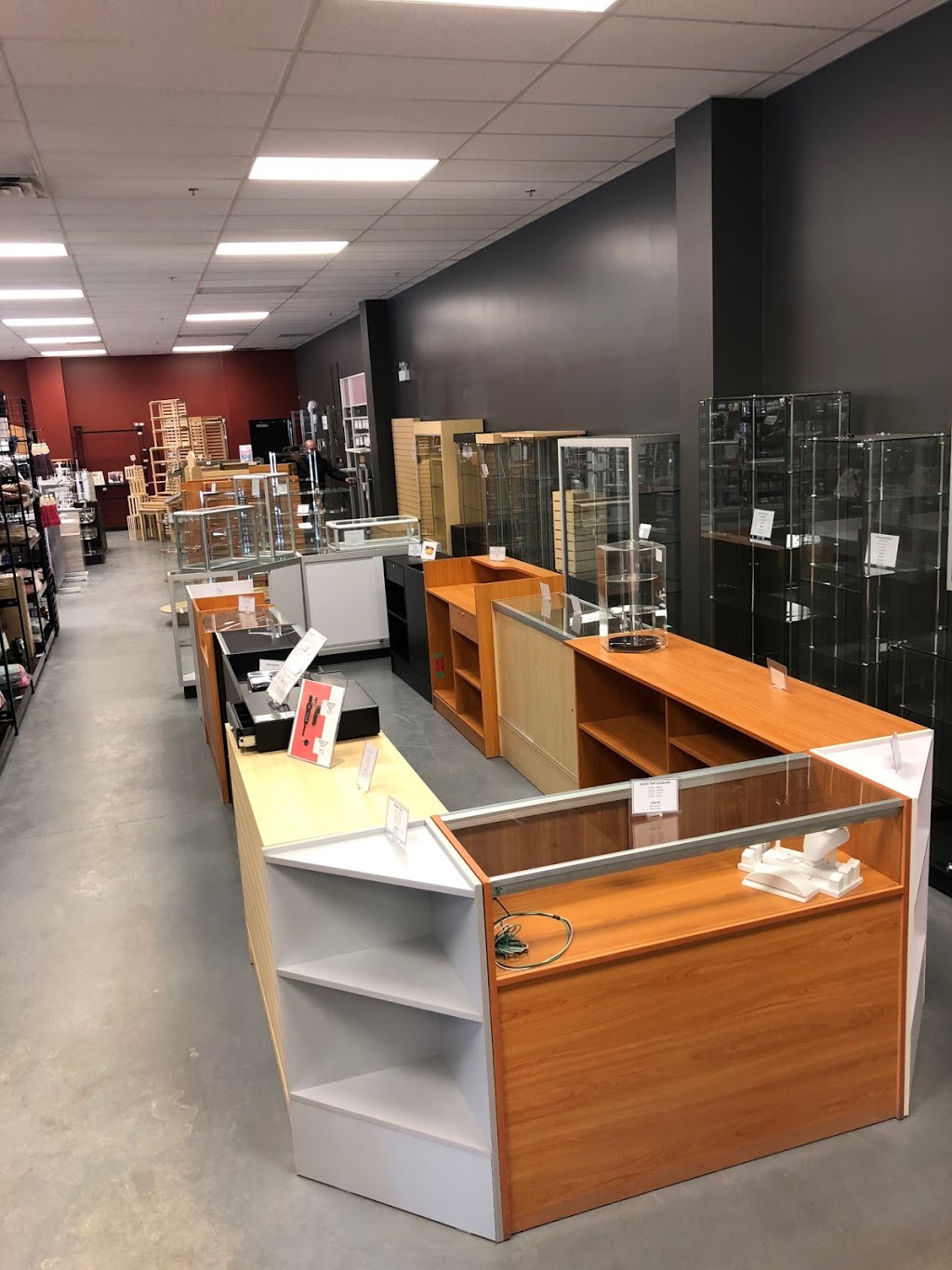 Eddies Hang-Up Display Ltd | 14325 Yellowhead Trail NW, Edmonton, AB T5L 3C4, Canada | Phone: (780) 733-4100