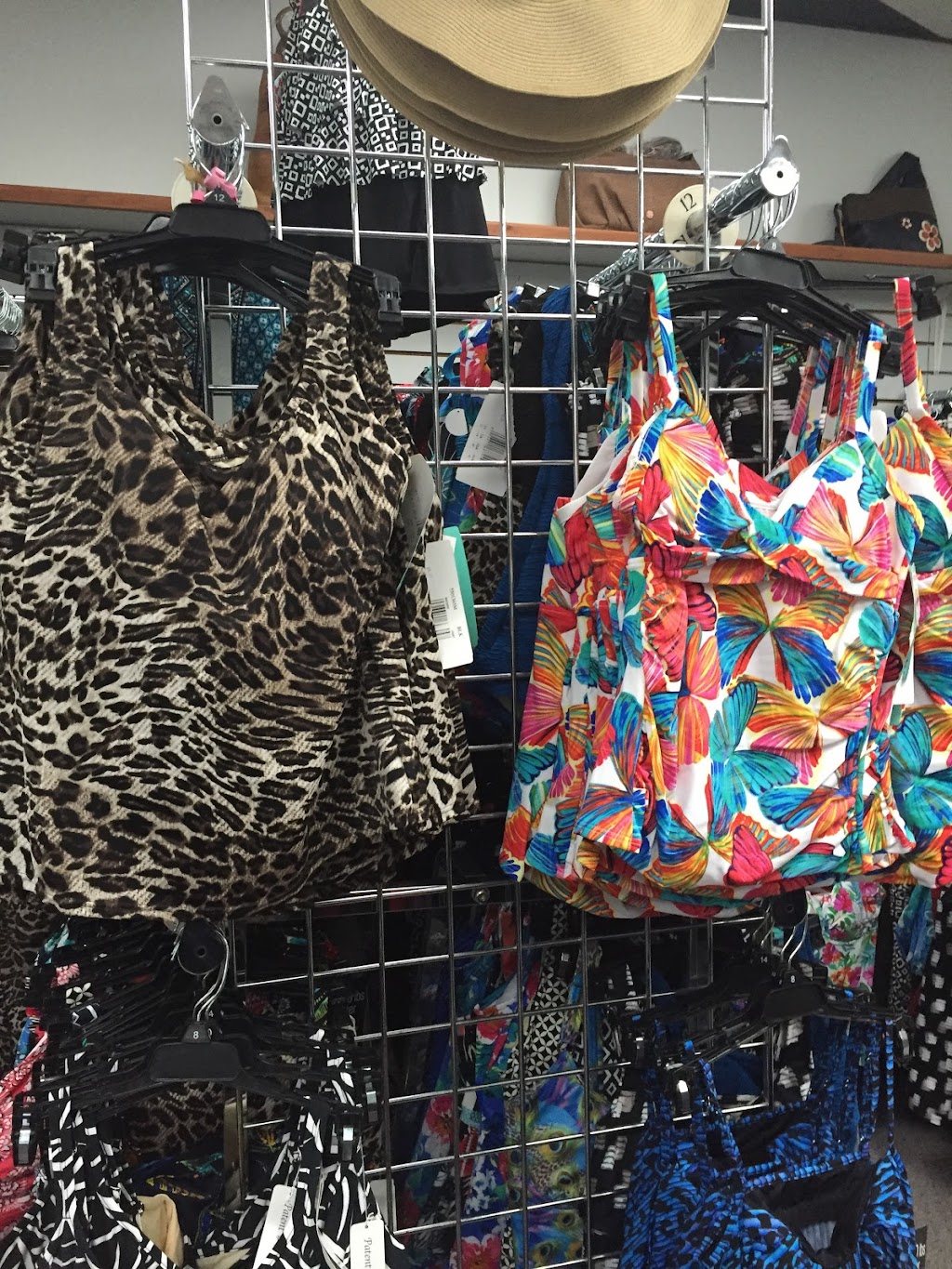 Manitou Springs Resort Giftware | 302 MacLachlan Ave, Manitou Beach, SK S0K 4T1, Canada | Phone: (306) 946-3499