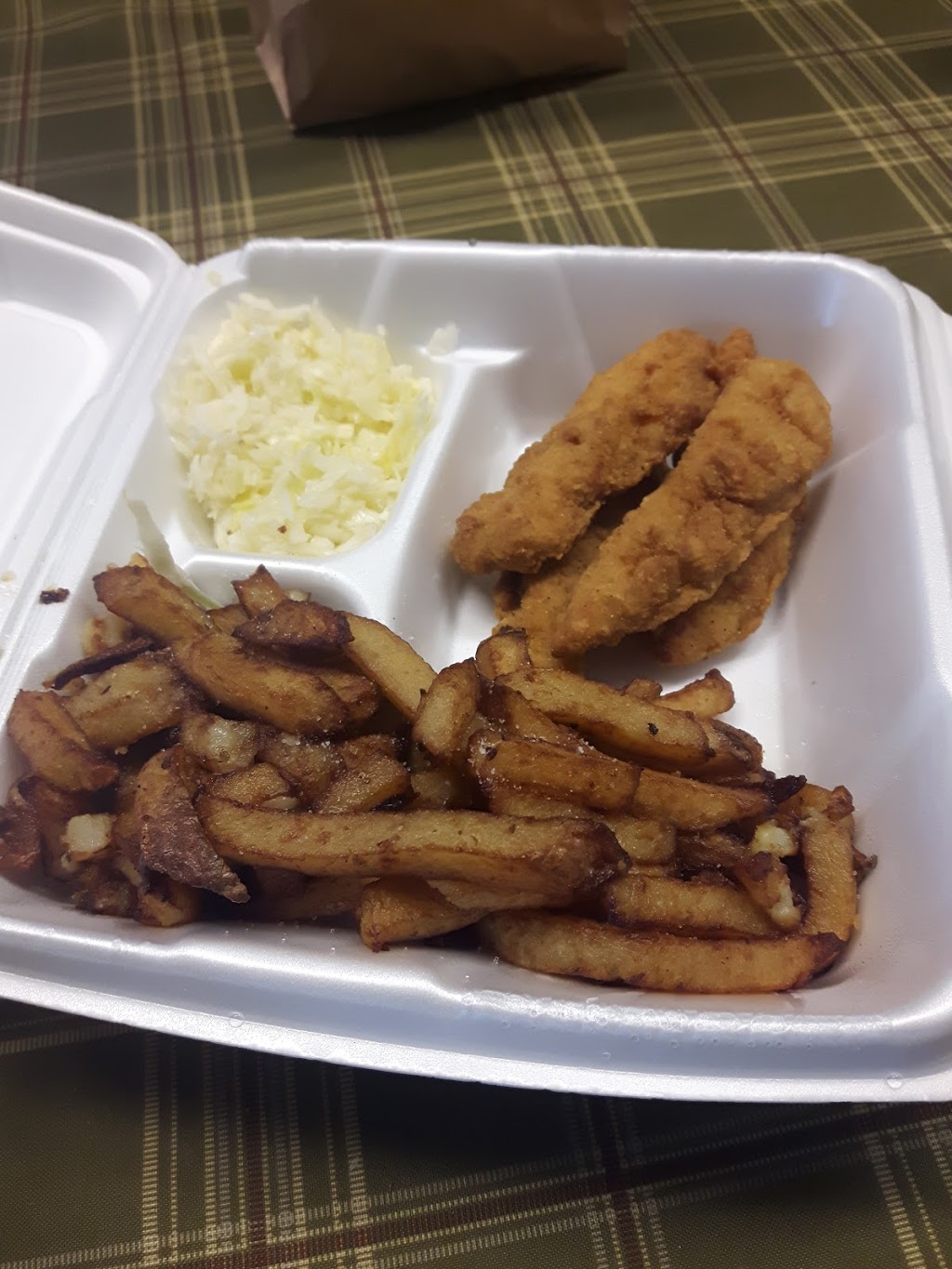 Cantine Bayeur | 506 Rue Saint-Jacques, Napierville, QC J0J 1L0, Canada | Phone: (450) 245-7434