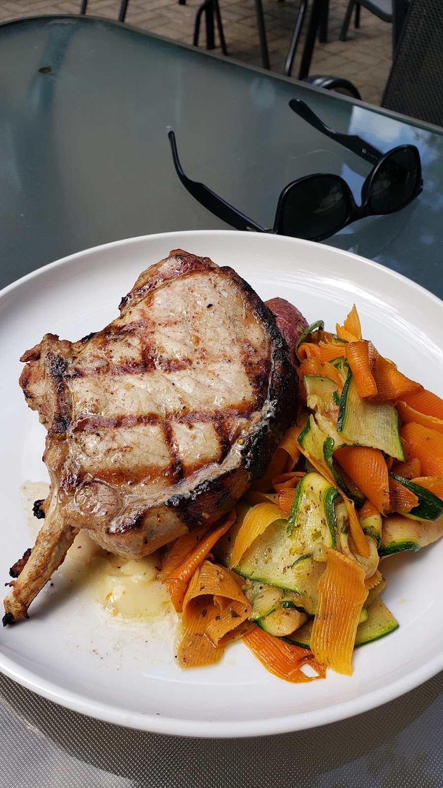 Balmoral Bistro & Brewpub | 16 Opeongo Square, Barrys Bay, ON K0J 1B0, Canada | Phone: (613) 756-5162