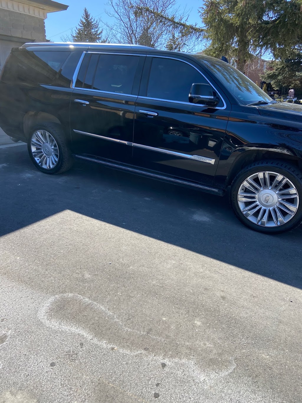 Bowmanville Limo | 53 Strathmanor Dr, Bowmanville, ON L1C 4L3, Canada | Phone: (905) 436-3943