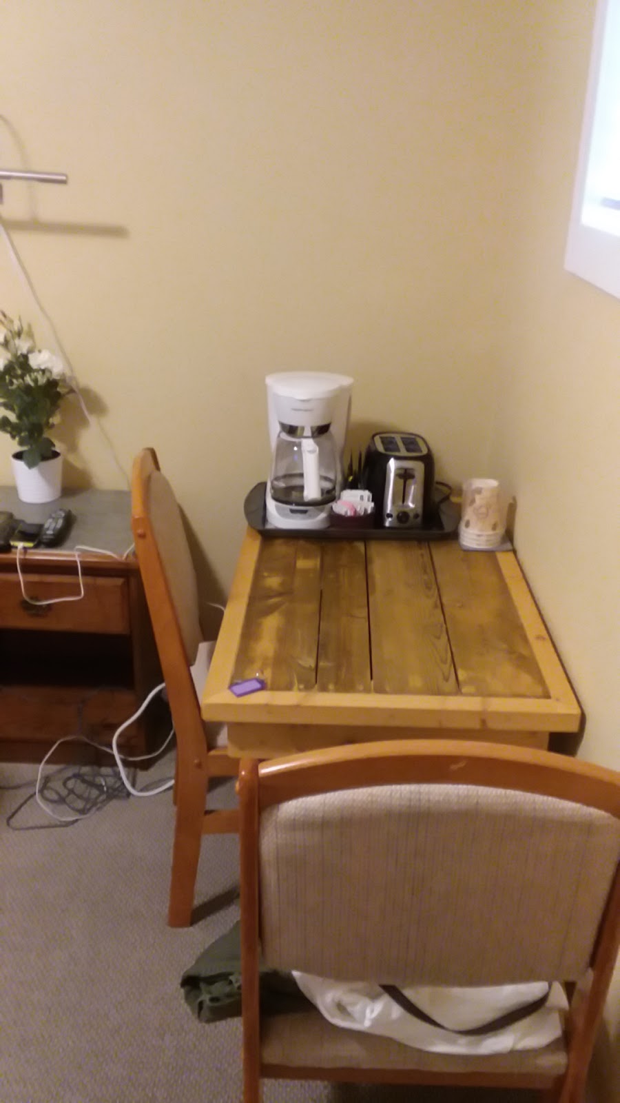 Coquihalla Motel | 724 Old Hope Princeton Way, Hope, BC V0X 1L4, Canada | Phone: (604) 869-3572