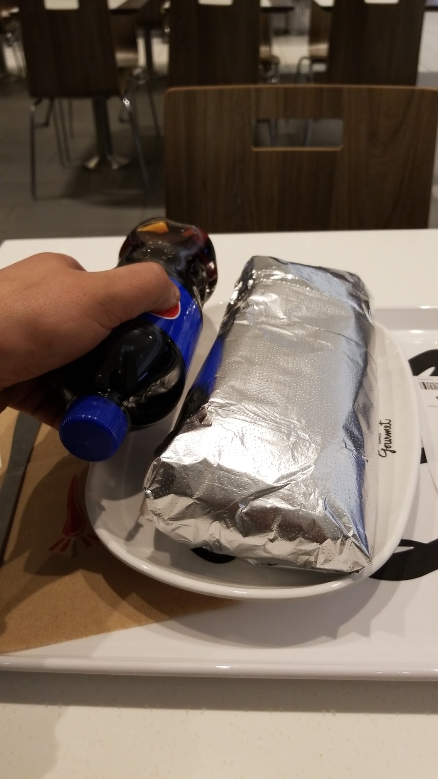 Mucho Burrito Fresh Mexican Grill | 5401 Boulevard des Galeries, Québec, QC G2K 1N4, Canada | Phone: (418) 627-5800
