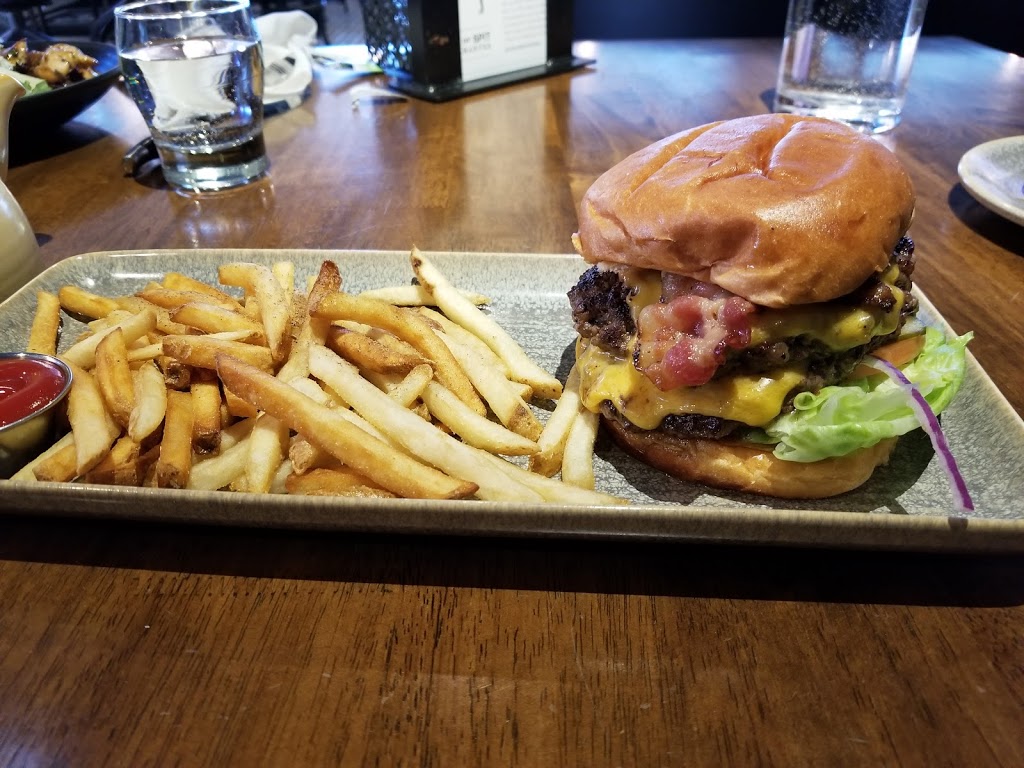 S+L Kitchen & Bar Abbotsford | 200 – 2070 Sumas Way, Abbotsford, BC V2S 2C7, Canada | Phone: (604) 744-3446
