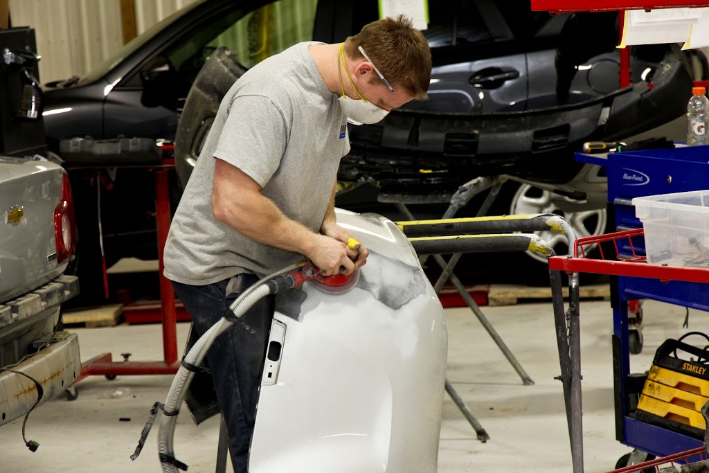 CSN Walkerton Collision | 12 Industrial Rd, Walkerton, ON N0G 2V0, Canada | Phone: (519) 881-1717