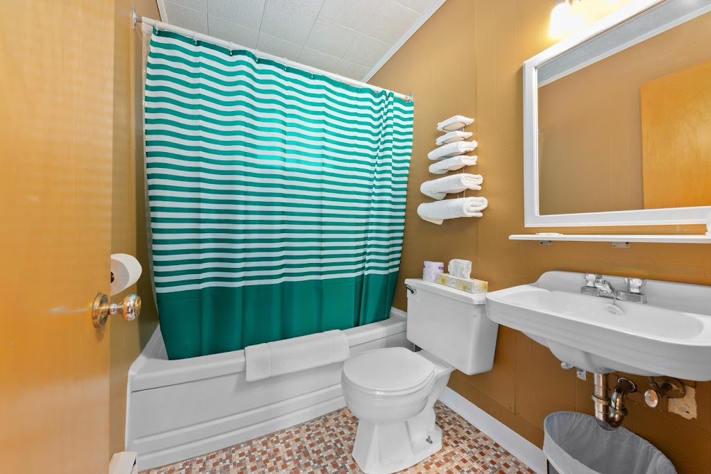 Motel Rivière-Rouge | 2004 Rue LAnnonciation N, Rivière-Rouge, QC J0T 1T0, Canada | Phone: (438) 377-7009