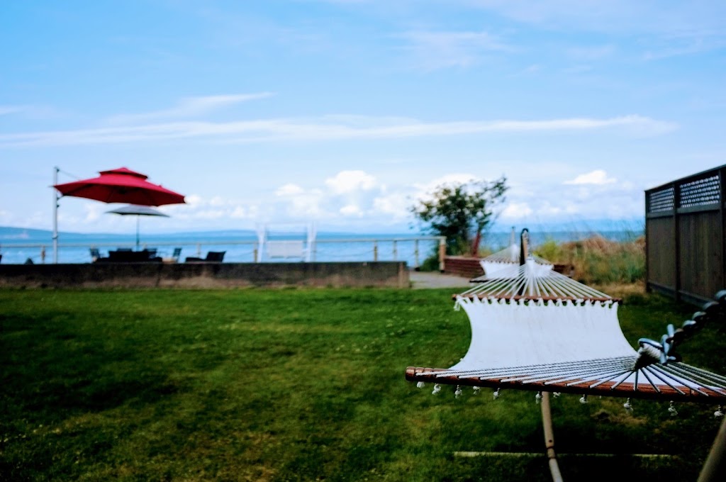 Lighthouse Motel | 6035 Island Hwy W, Qualicum Beach, BC V9K 2E1, Canada | Phone: (250) 757-8765