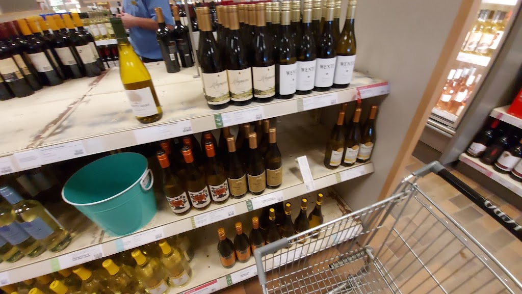 LCBO | 230 Highland St, Haliburton, ON K0M 1S0, Canada | Phone: (705) 457-2631