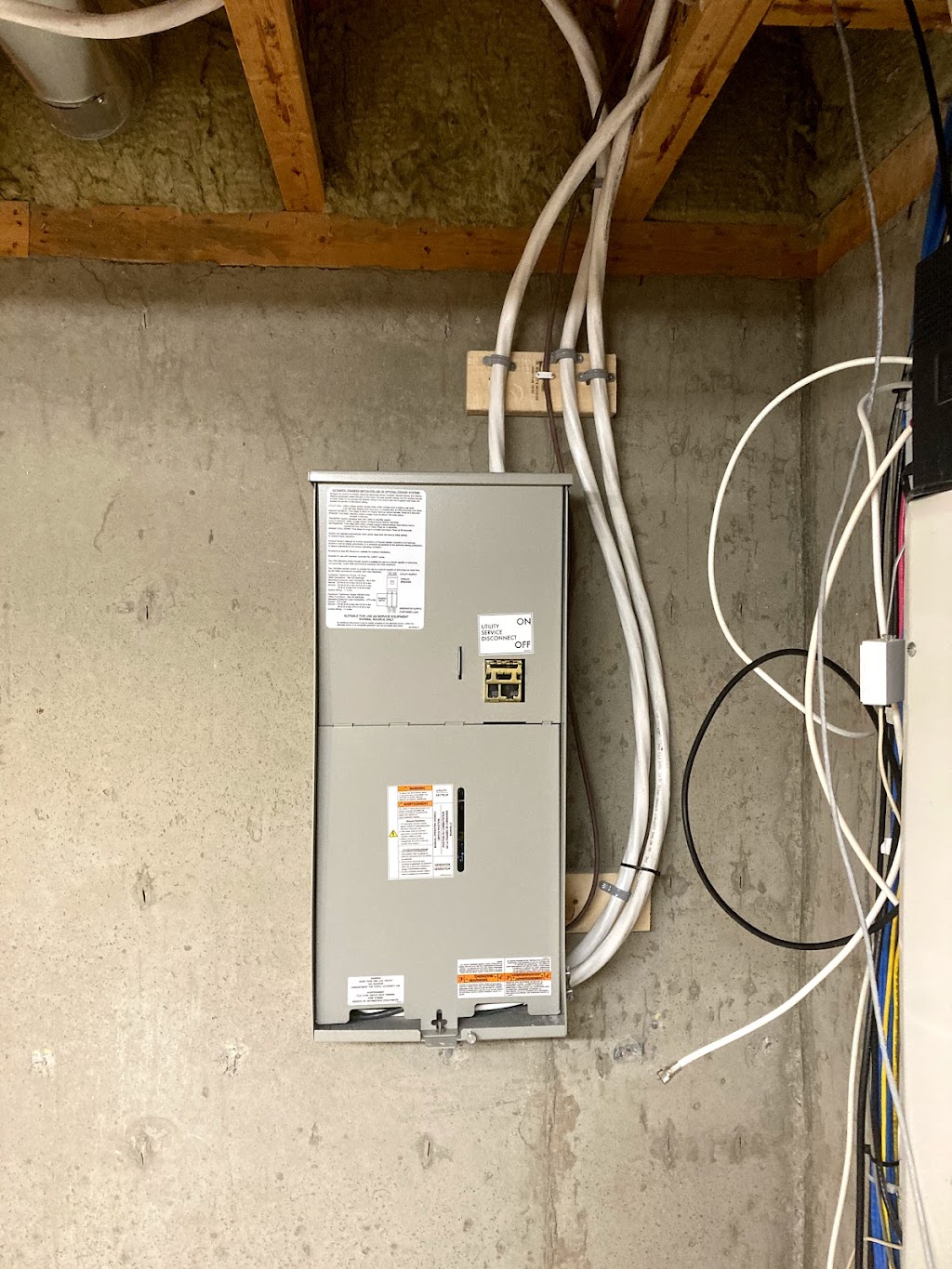 Red Black & Blue Electric | SE, 36 Cranford Park SE, Calgary, AB T3M 1Z4, Canada | Phone: (403) 681-7530