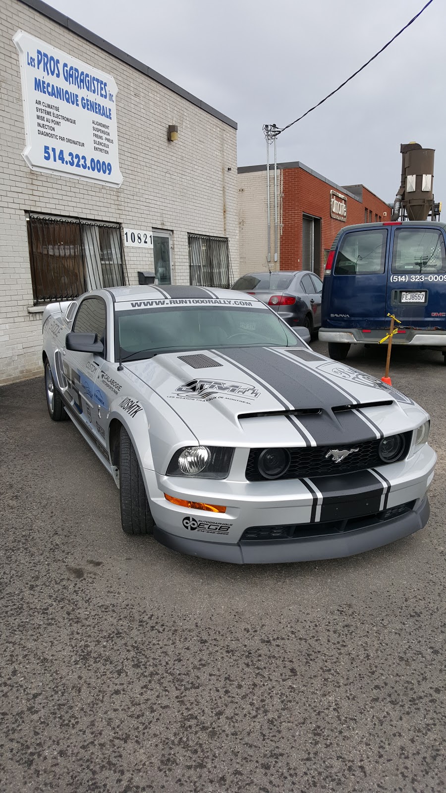 Pros Garagistes (Les) | 10821 Av. Moisan, Montréal-Nord, QC H1G 4N6, Canada | Phone: (514) 323-0009
