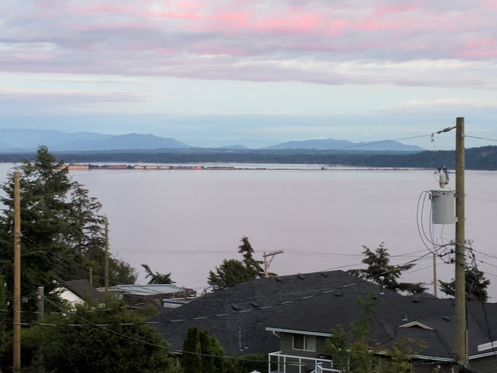 Sea Cliff | 14104 Marine Dr, White Rock, BC V4B 1A7, Canada | Phone: (778) 926-3691