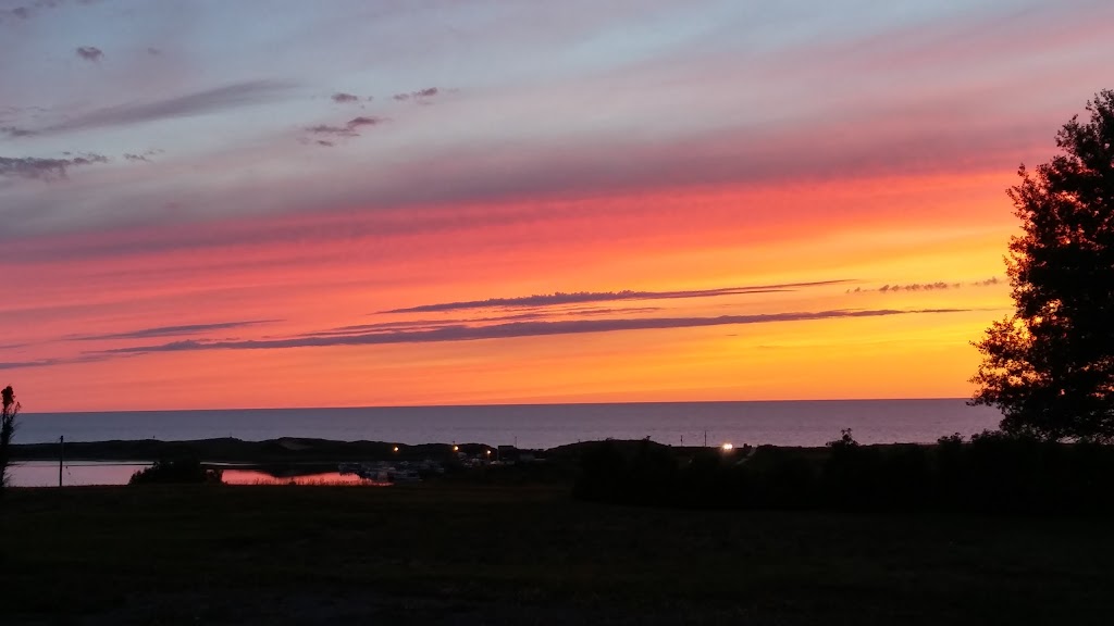 Dusky Diamonds | 21 Beach No 1 Rd, Inverness, NS B0E 1N0, Canada | Phone: (902) 258-5225