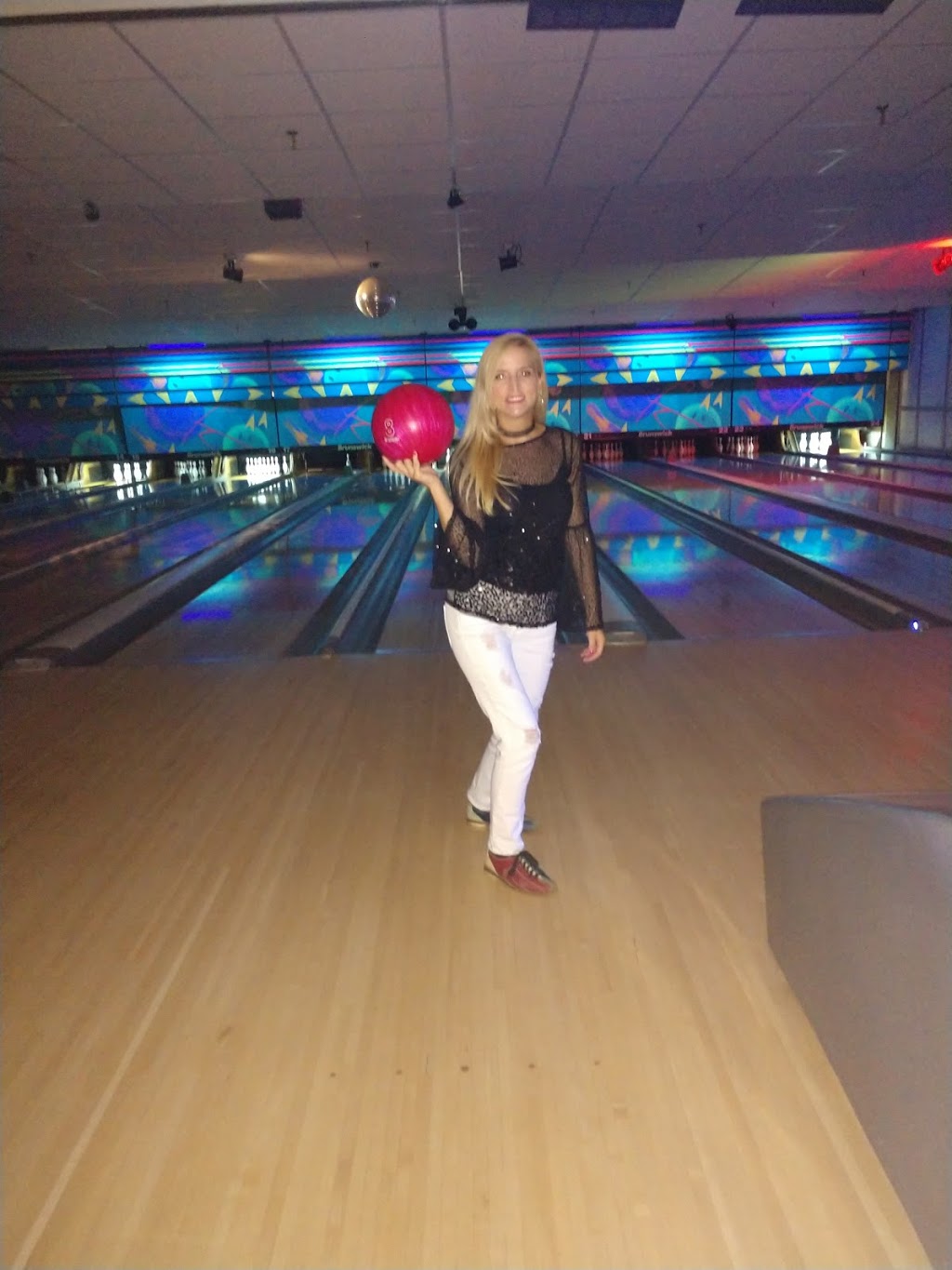 Wimbledon Bowling Lanes | 220 Center Rd, Buffalo, NY 14224, USA | Phone: (716) 674-3333