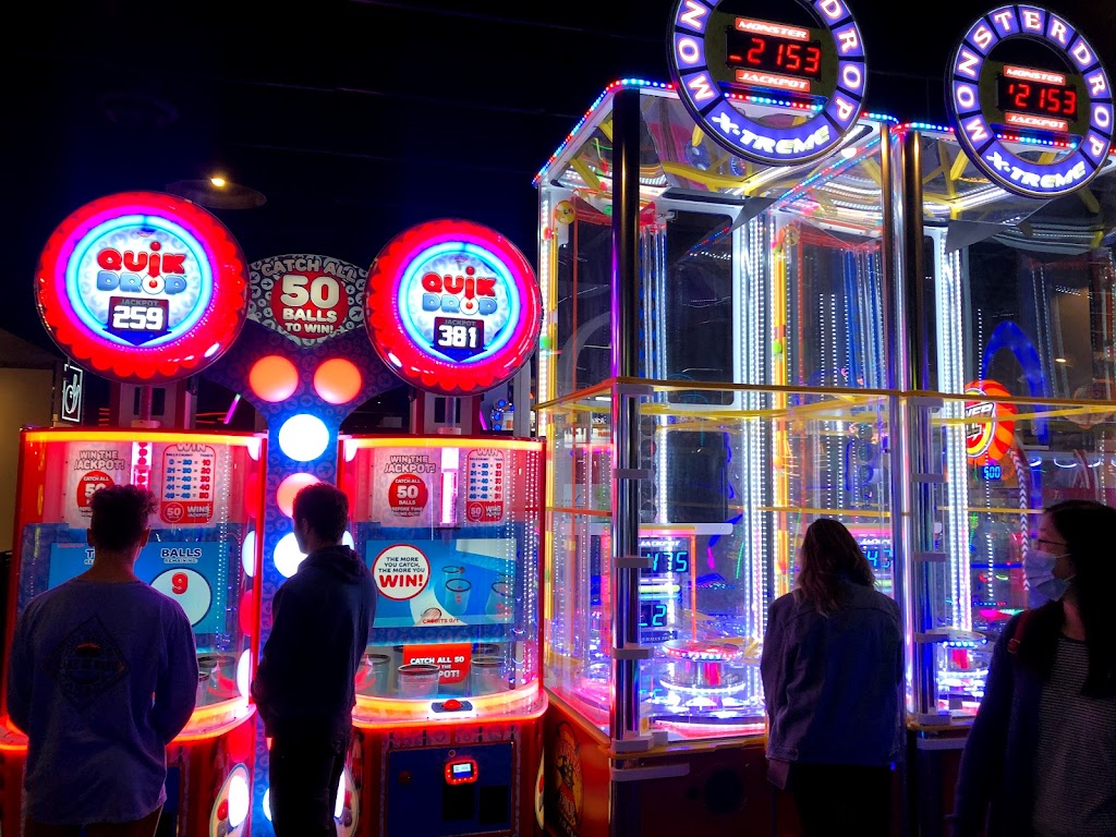 The Rec Room | 696 Sterling Lyon Pkwy Lot 5, Winnipeg, MB R3P 1J9, Canada | Phone: (204) 410-0011
