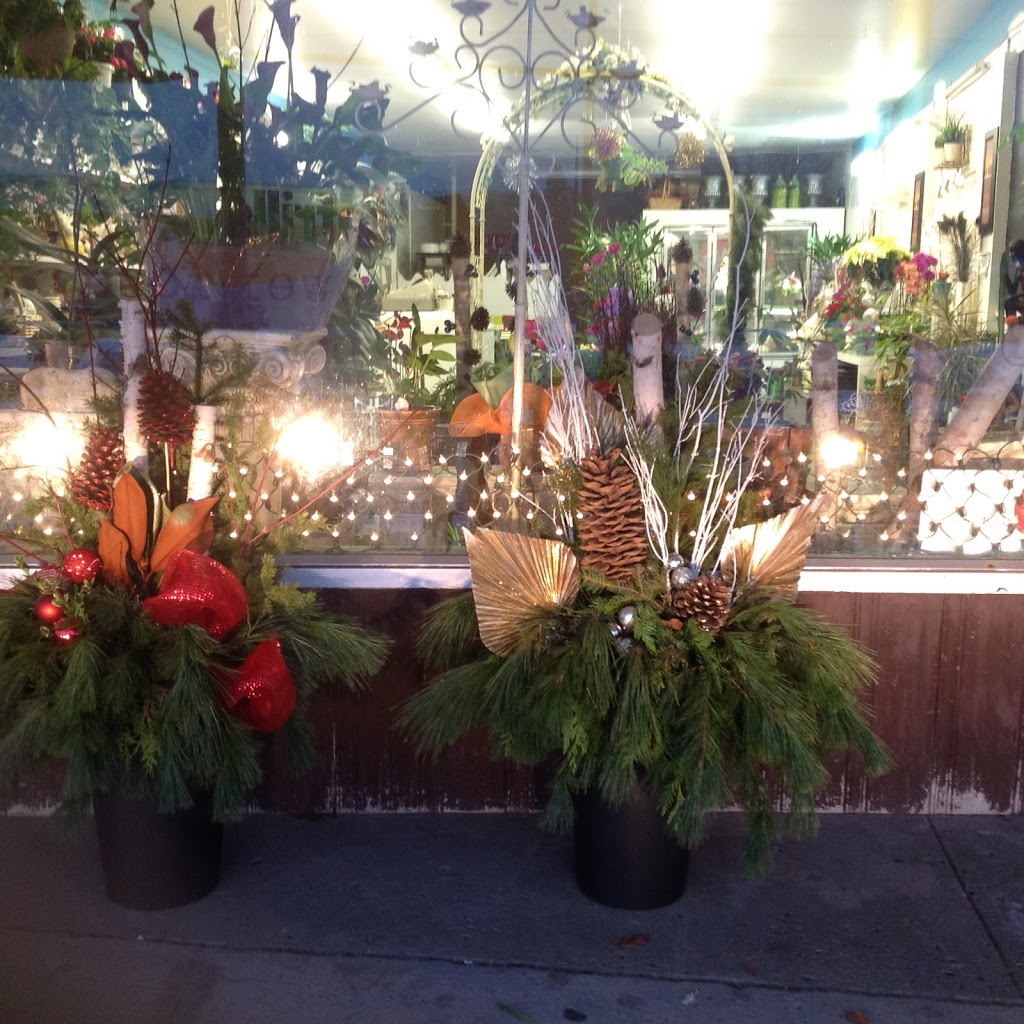 Richmond Flowers | 38 Levendale Rd, Richmond Hill, ON L4C 4H2, Canada | Phone: (905) 737-7967