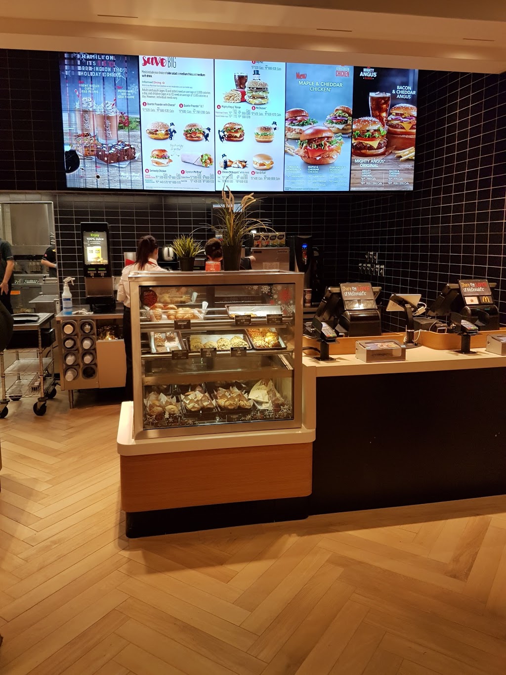 McDonalds | 674 Queenston Rd, Hamilton, ON L8G 1A3, Canada | Phone: (905) 561-8960