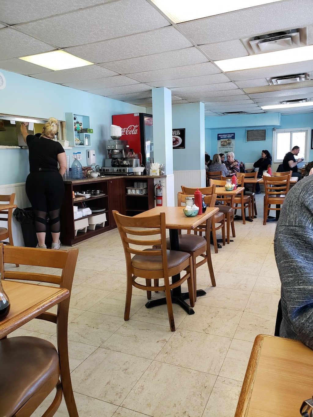 Caledon Family Restaurant | 16560 Hurontario St, Caledon Village, ON L7K 1W3, Canada | Phone: (519) 927-3514
