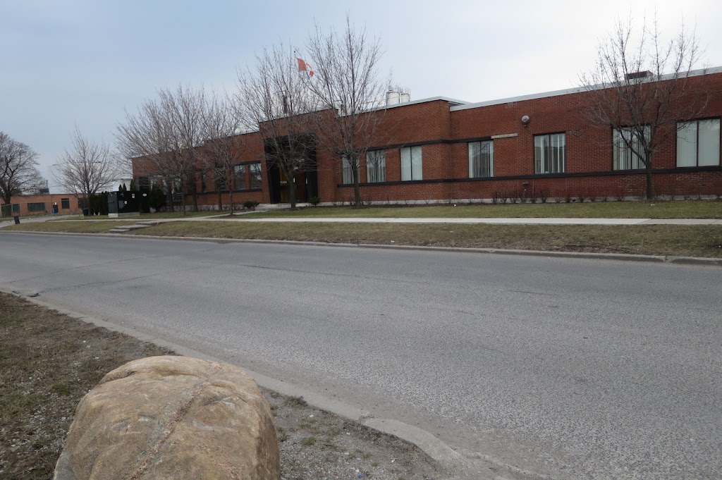 Gay Lea Foods Co-Operative Ltd | 100 Clayson Rd, North York, ON M9M 2G7, Canada | Phone: (800) 268-0504