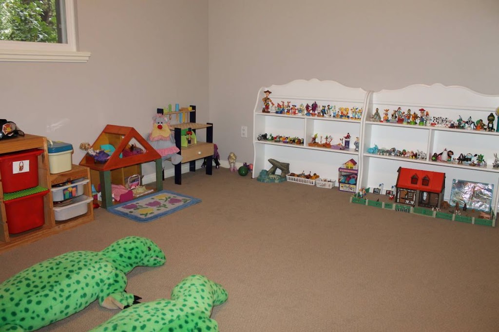 Happy Feet Montessori Childcare | 1461 Hockaday St, Coquitlam, BC V3E 3B2, Canada | Phone: (604) 474-0850
