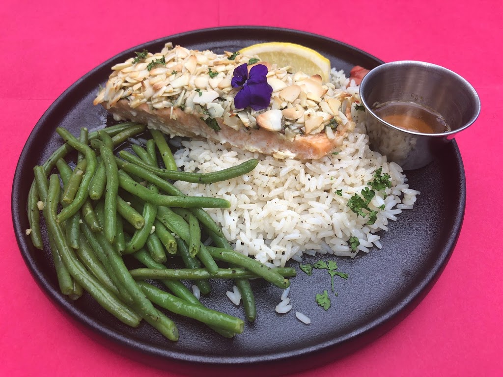 Bistro de lEstran | 192 Rue-Sainte Anne, Baie-Saint-Paul, QC G3Z 1P8, Canada | Phone: (418) 435-3321