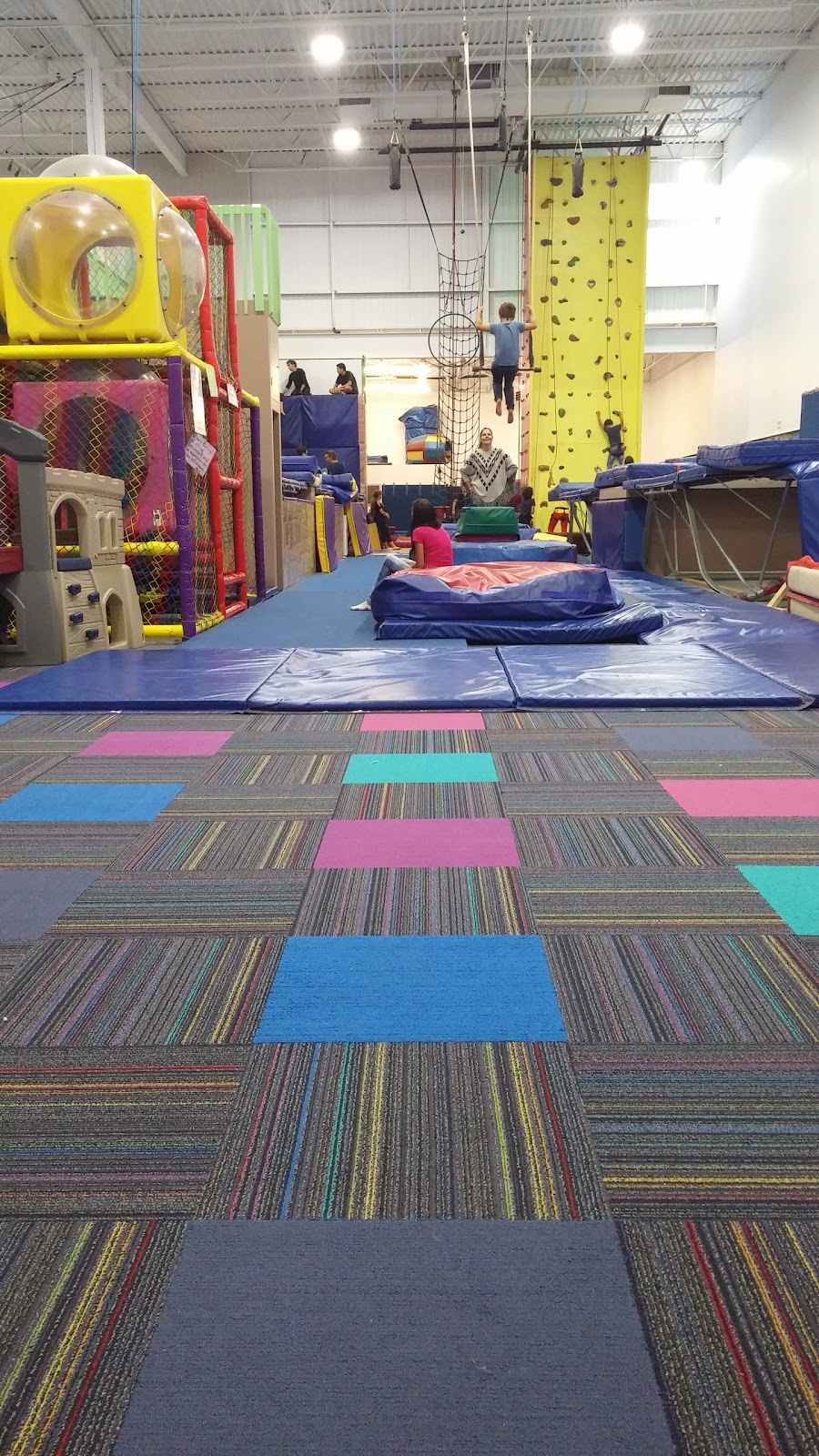 Club De Trampoline Acrosport | 1365 Boulevard Dagenais O, Laval, QC H7L 5Z9, Canada | Phone: (450) 622-0077