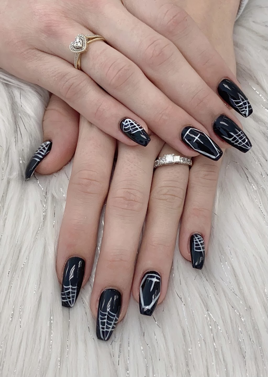 Kims nail | 299 The Queensway S #4, Keswick, ON L4P 2B4, Canada | Phone: (905) 989-0572