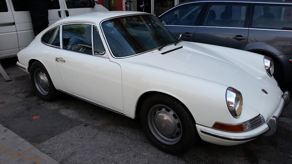 Peters Garage For Imports | 5 Robert St, Toronto, ON M5S 2K2, Canada | Phone: (416) 924-8219