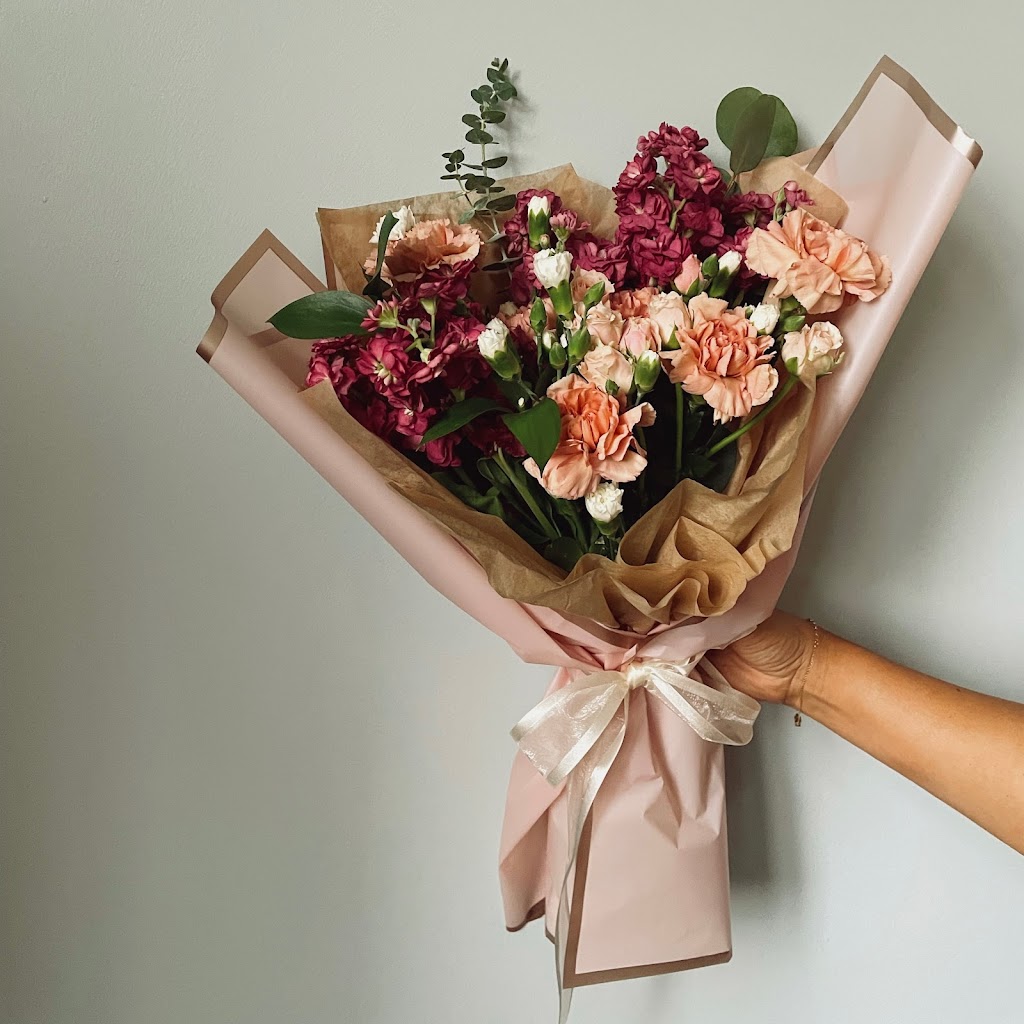 Atelier Bloom | 826 Munich Cir, Waterloo, ON N2V 2N5, Canada | Phone: (226) 868-6705