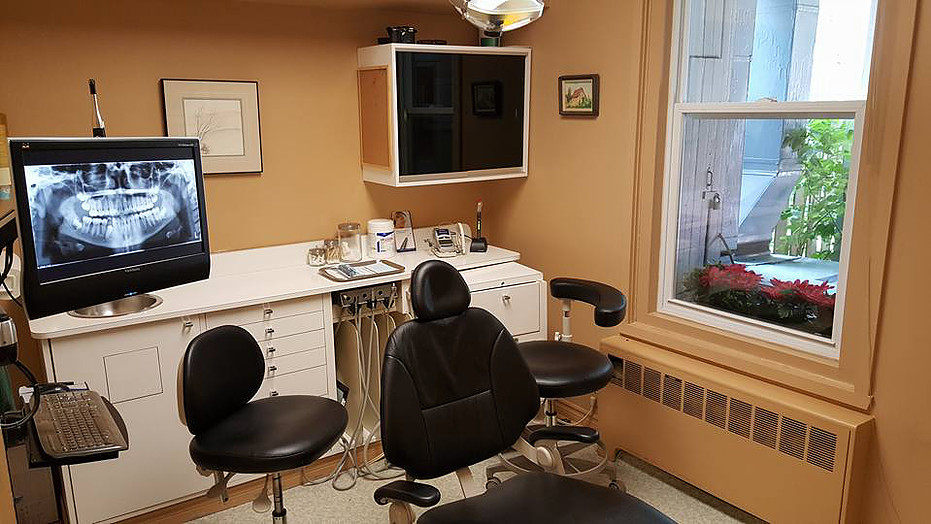 Clinique dentaire Fullum | 2200 Rue Fullum, Montréal, QC H2K 3N9, Canada | Phone: (514) 522-3233