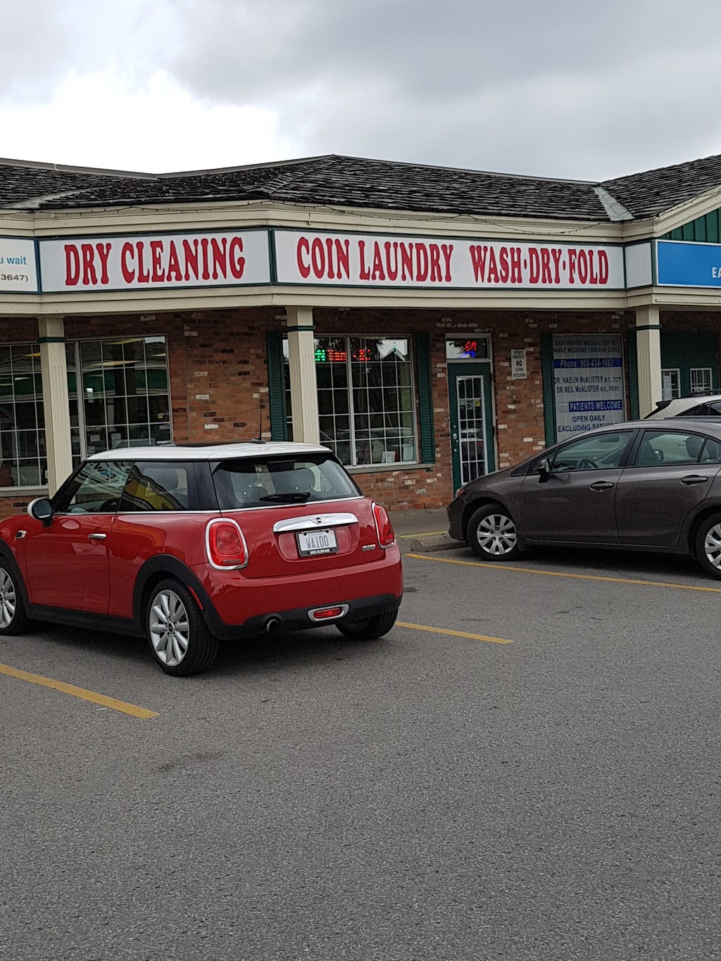 Dundas Coin Laundry | 1916 Dundas St E, Whitby, ON L1N 2L6, Canada | Phone: (905) 432-7627