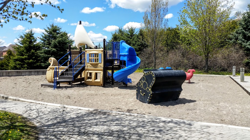 Four Winds Parkette | 331 Sunset Beach Rd, Richmond Hill, ON L4E 3J1, Canada | Phone: (905) 771-8800