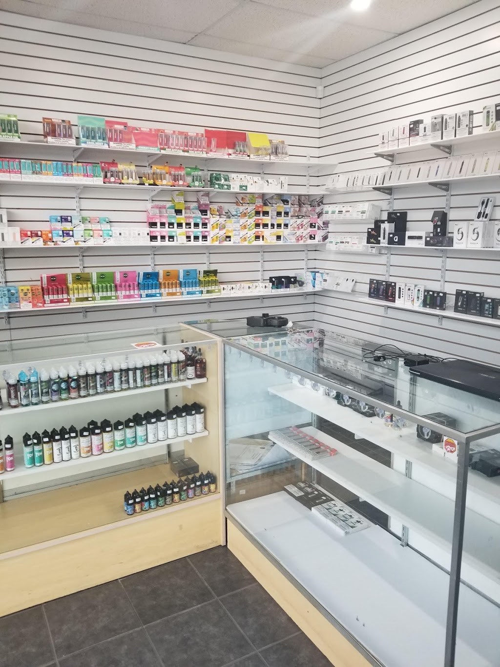 Leamington vape shop | 91 Erie St S, Leamington, ON N8H 3B4, Canada | Phone: (519) 991-8987