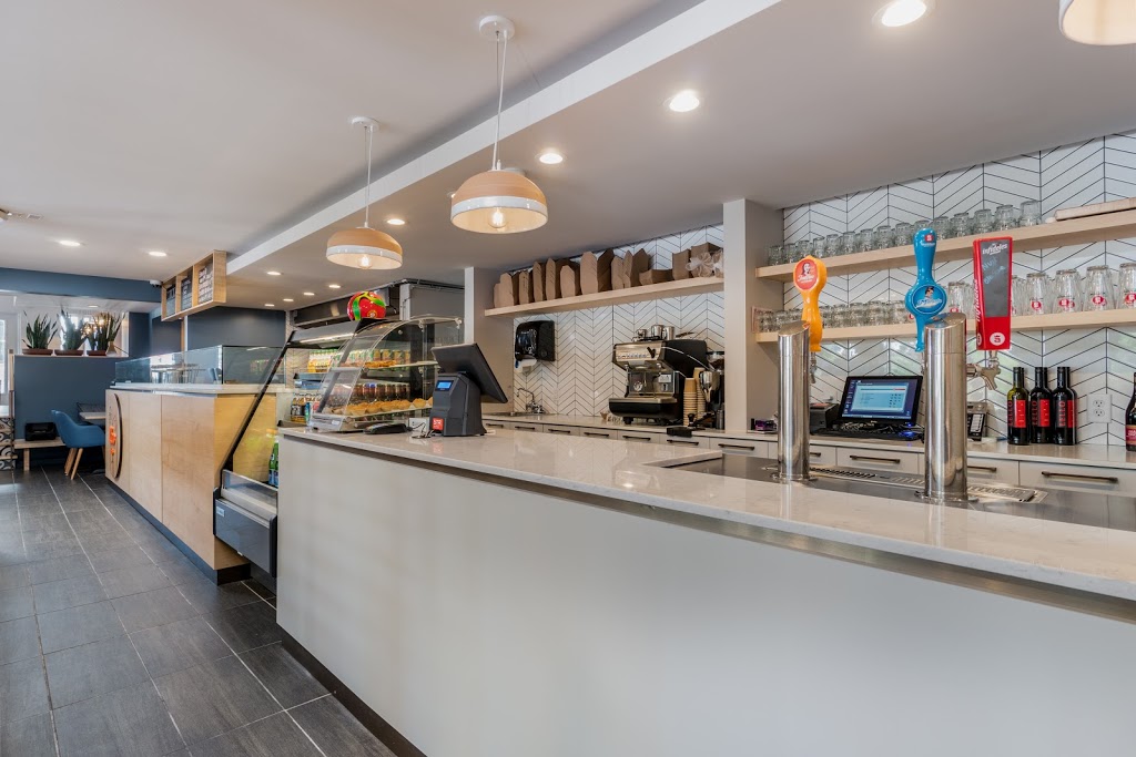 LioFesta | Poulet Portugais | 1452 Avenue Maguire, Québec, QC G1T 1Z4, Canada | Phone: (418) 527-4551