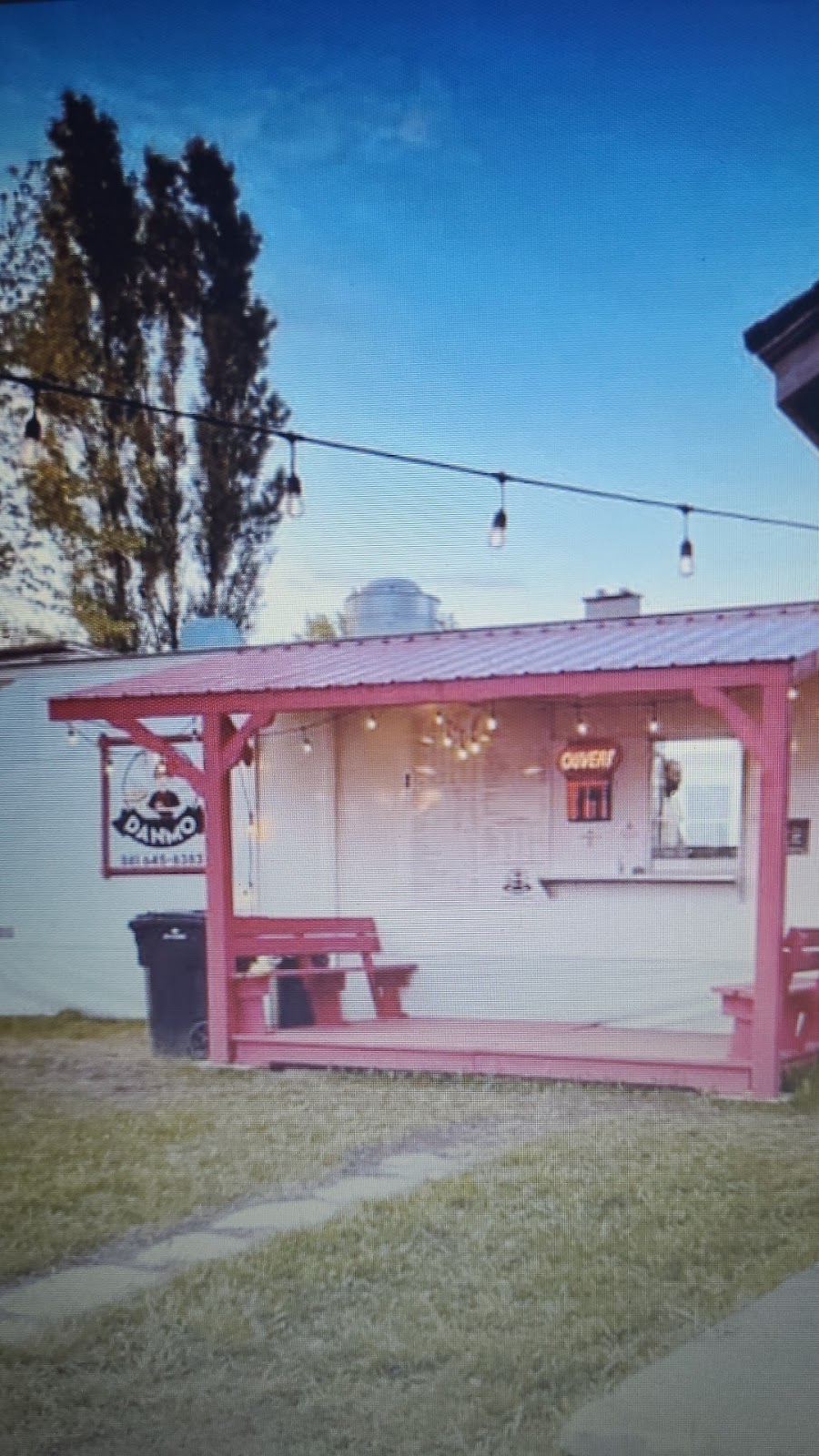 Cantine Danmo | 3 Rue Principale, Sainte-Françoise, QC G0L 3B0, Canada | Phone: (581) 645-8383